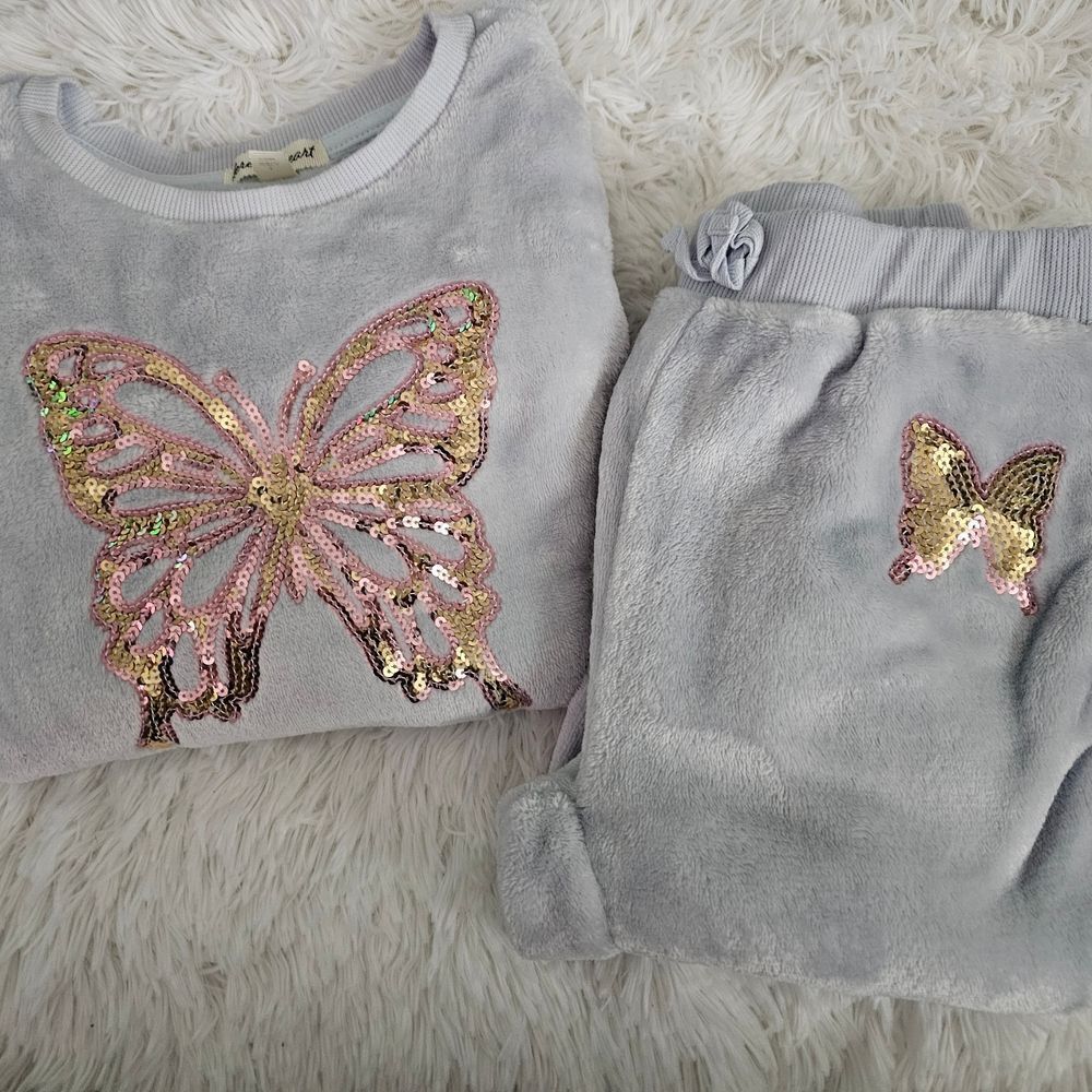Derek Heart Girls Fleece Sweat Suit Set with Pink and Gold Butterfly Sequin